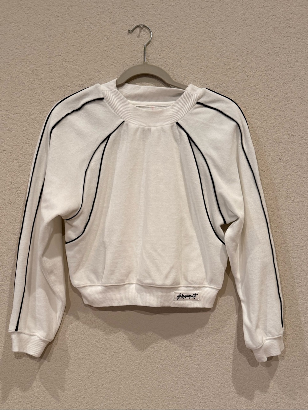 Free People FP Movement White Cropped Sweatshirt XS Black Piping - Picture 2 of 6